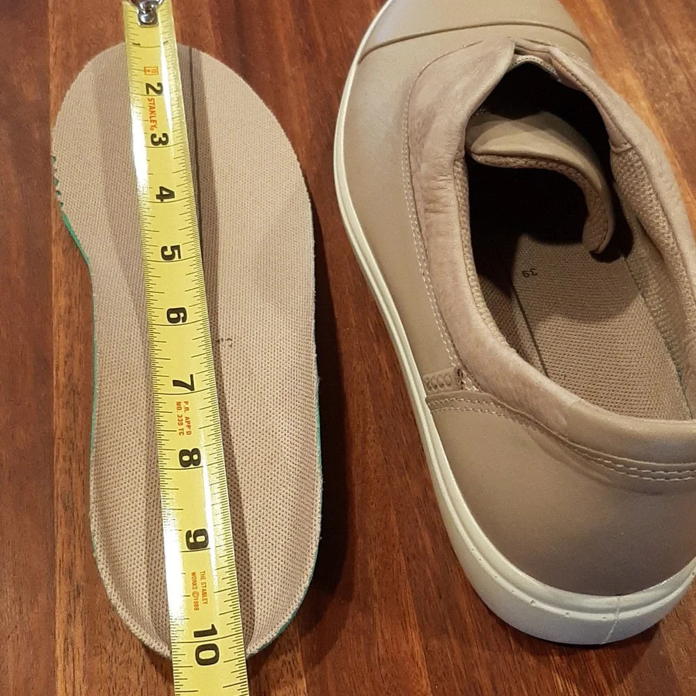 Ecco Soft 7 Womans Slip On Shoes 8-8.5